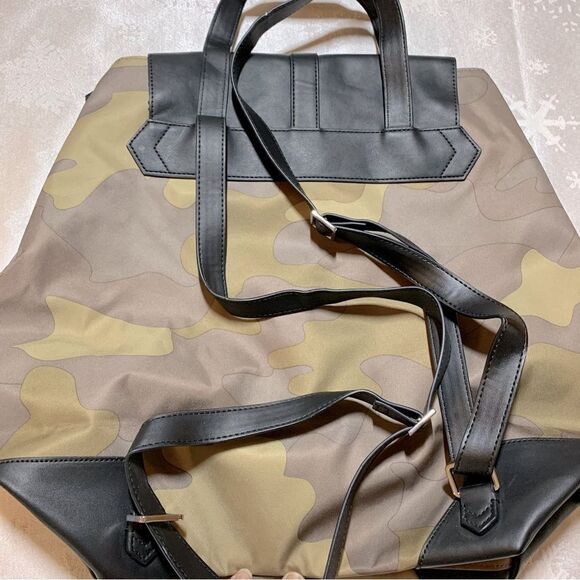 Stella & Dot Backpack Handbag Available Camo NWOT Gorgeous 16”x14”x6.5” - Picture 3 of 7